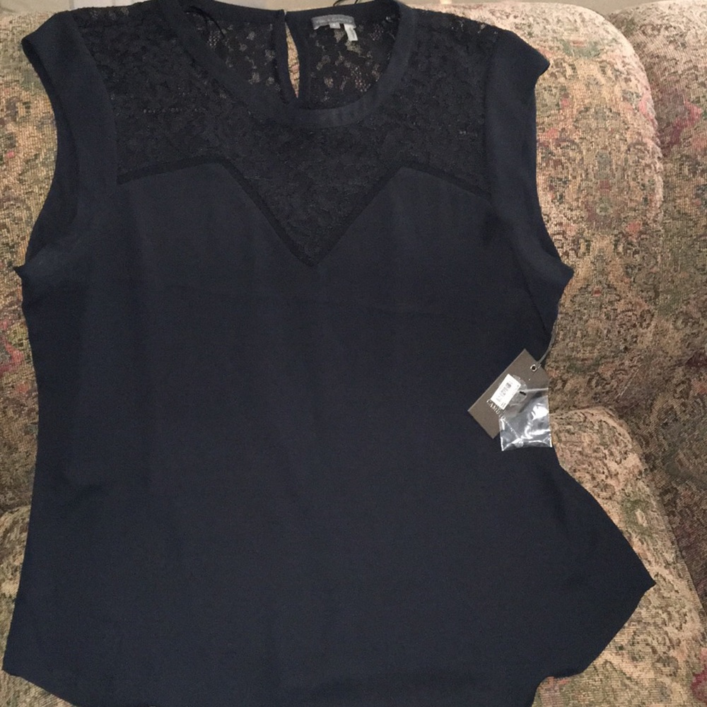Sleeveless shirt